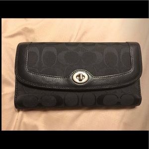 Coach trifold wallet. Excellent condition